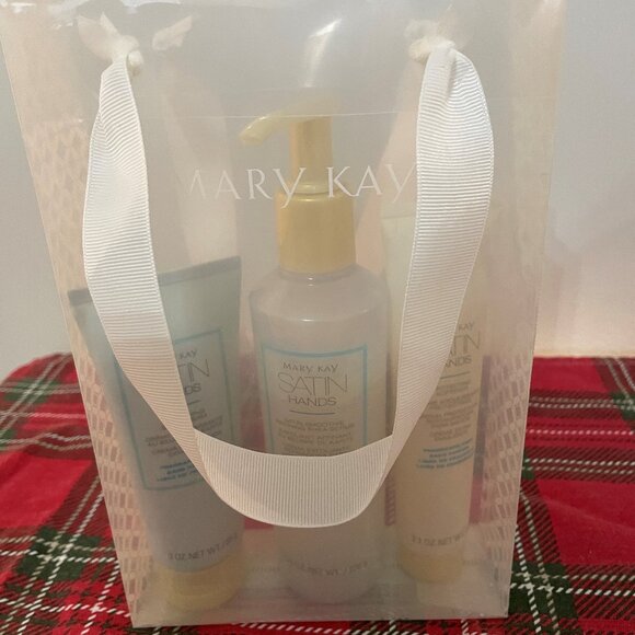 NWOT Mary Kay Satin Hands Set Shea Scrub, Shea Cream & Protecting Softener - Picture 8 of 9